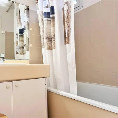 Apartment Appt Climatise Avec Piscine, 6 Couchages, Proche Plage, 2 Terrasses, Parking - - Fr-1-251-551 Le Lavandou