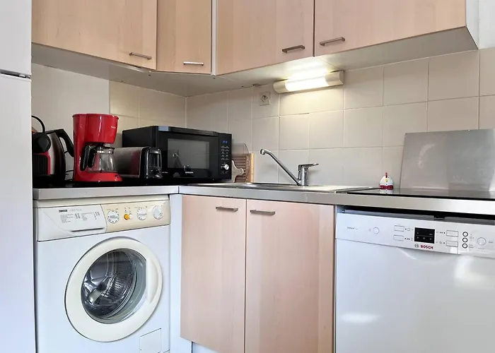 Appt Climatisé Avec Piscine, 6 Couchages, Proche Plage, 2 Terrasses, Parking – - Fr-1-251-551 Le Lavandou